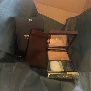 Architecture Soft Matte Blurring Powder TOM FORD shade 03 Sahara Dusk